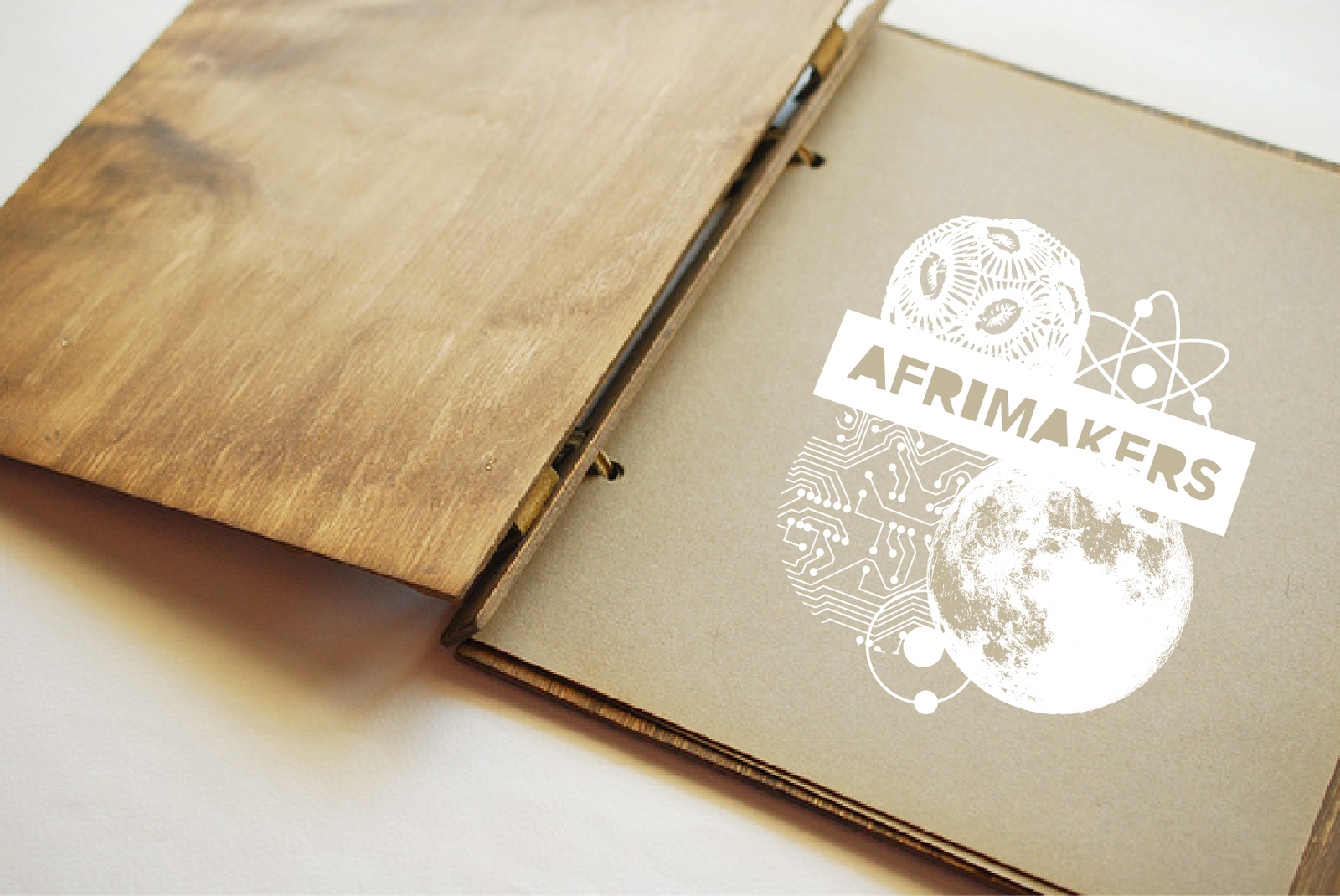 20131122041432-afri_book_wood_Afrimakers_book