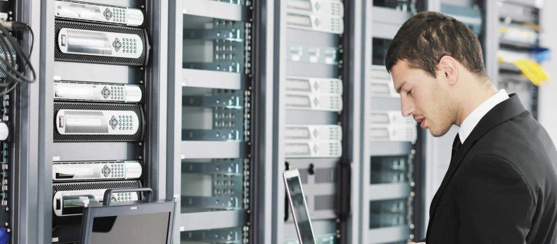 NetworkEngineerInDataCenter